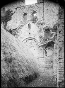 ruines eglise base mistral- memoires 11 - Tillet